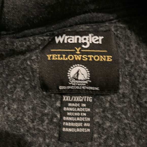 Yellowstone by Wrangler Ladies Dutton Ranch Cropped Sweatshirt Size XXL - Picture 5 of 13
